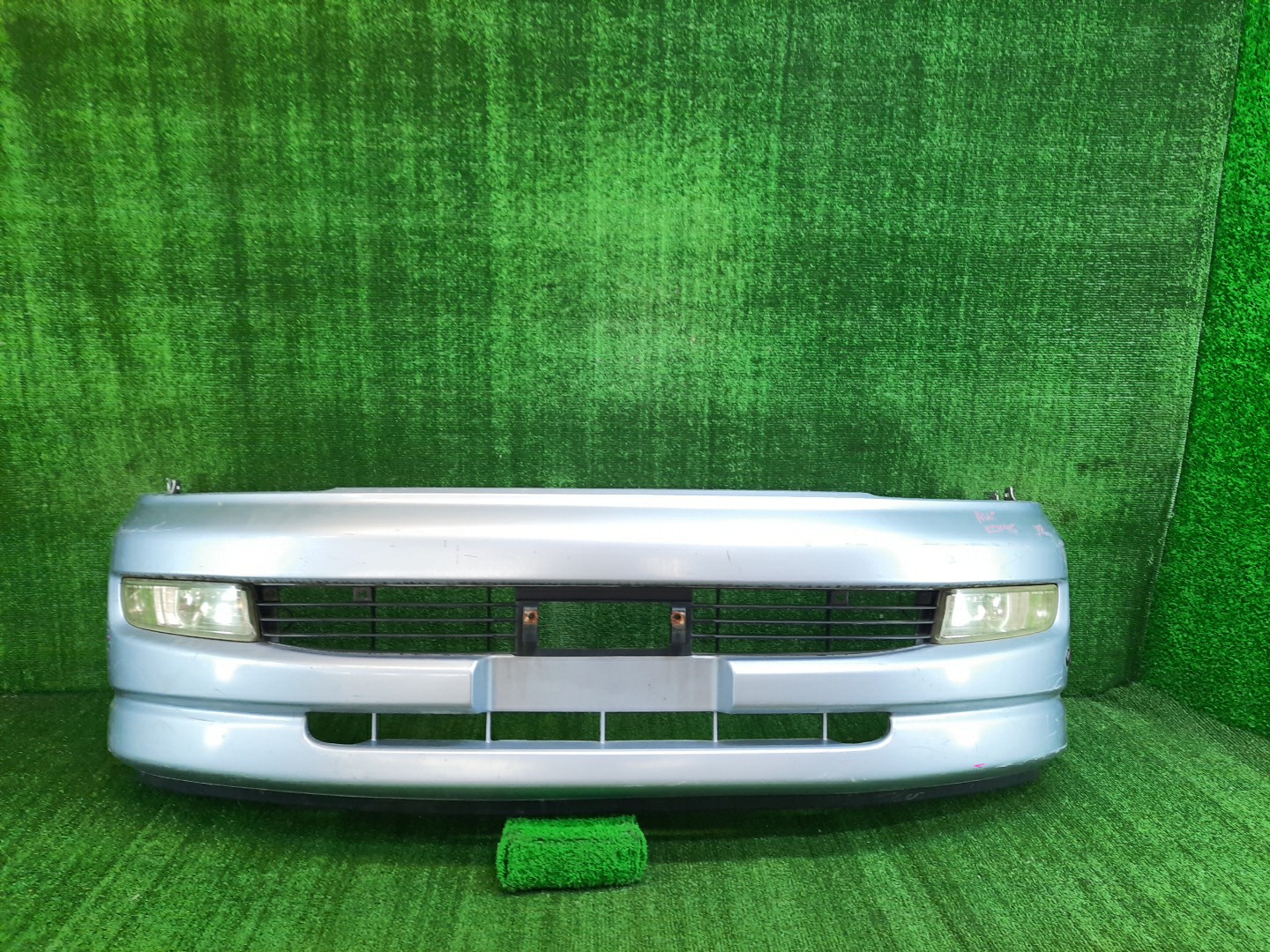 Бампер передний TOYOTA HIACE REGIUS KCH46G 8140 1 ракурс
