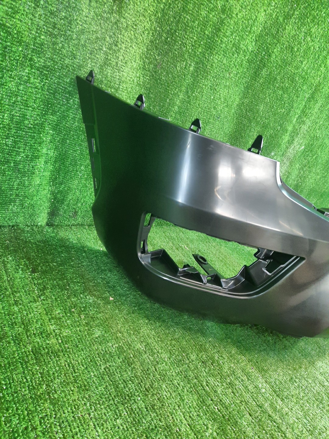 Бампер передний TOYOTA LAND CRUISER VJA300 76851-60900 2 ракурс