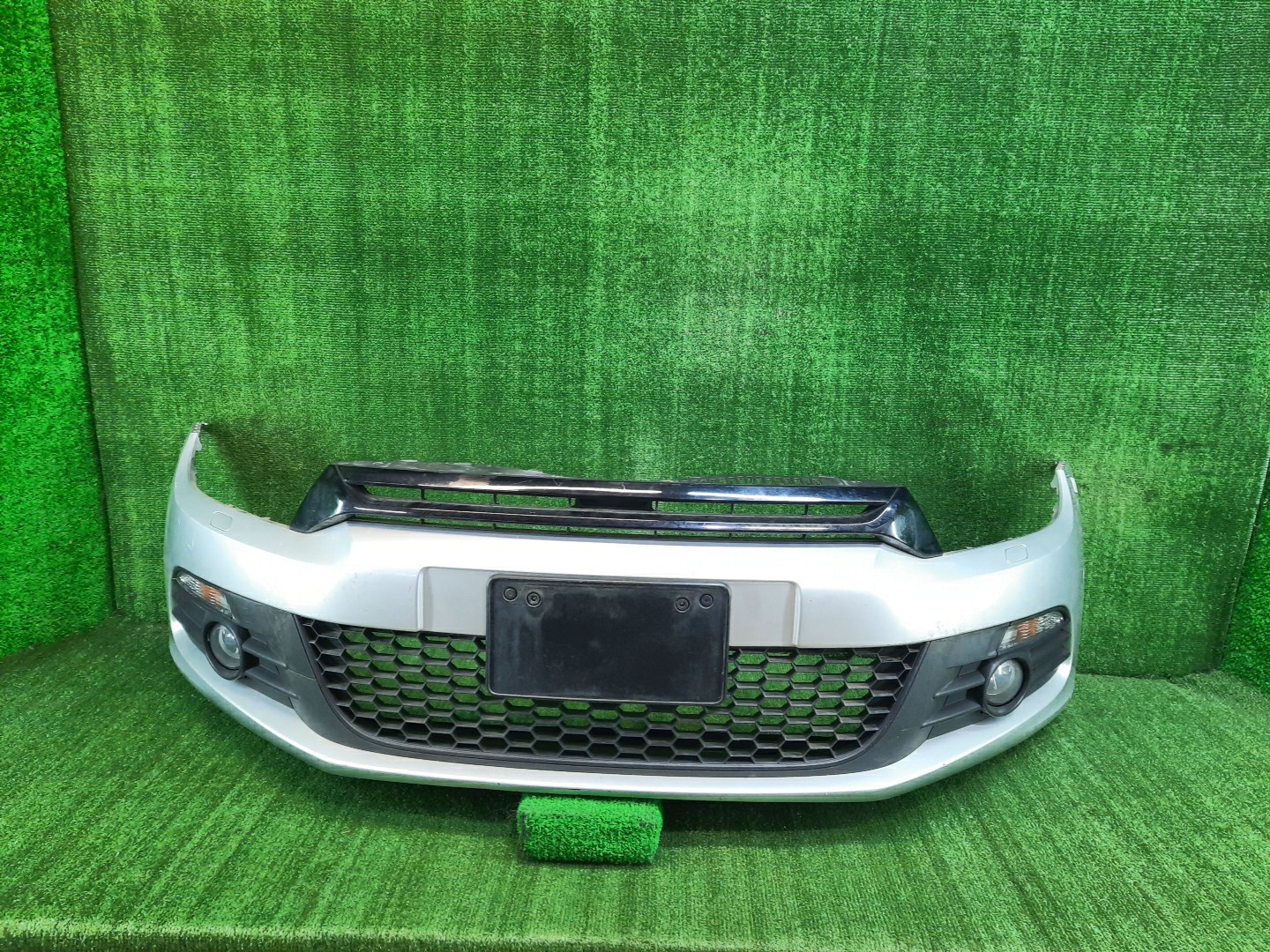 Бампер передний VOLKSWAGEN SCIROCCO 137 8323 1 ракурс