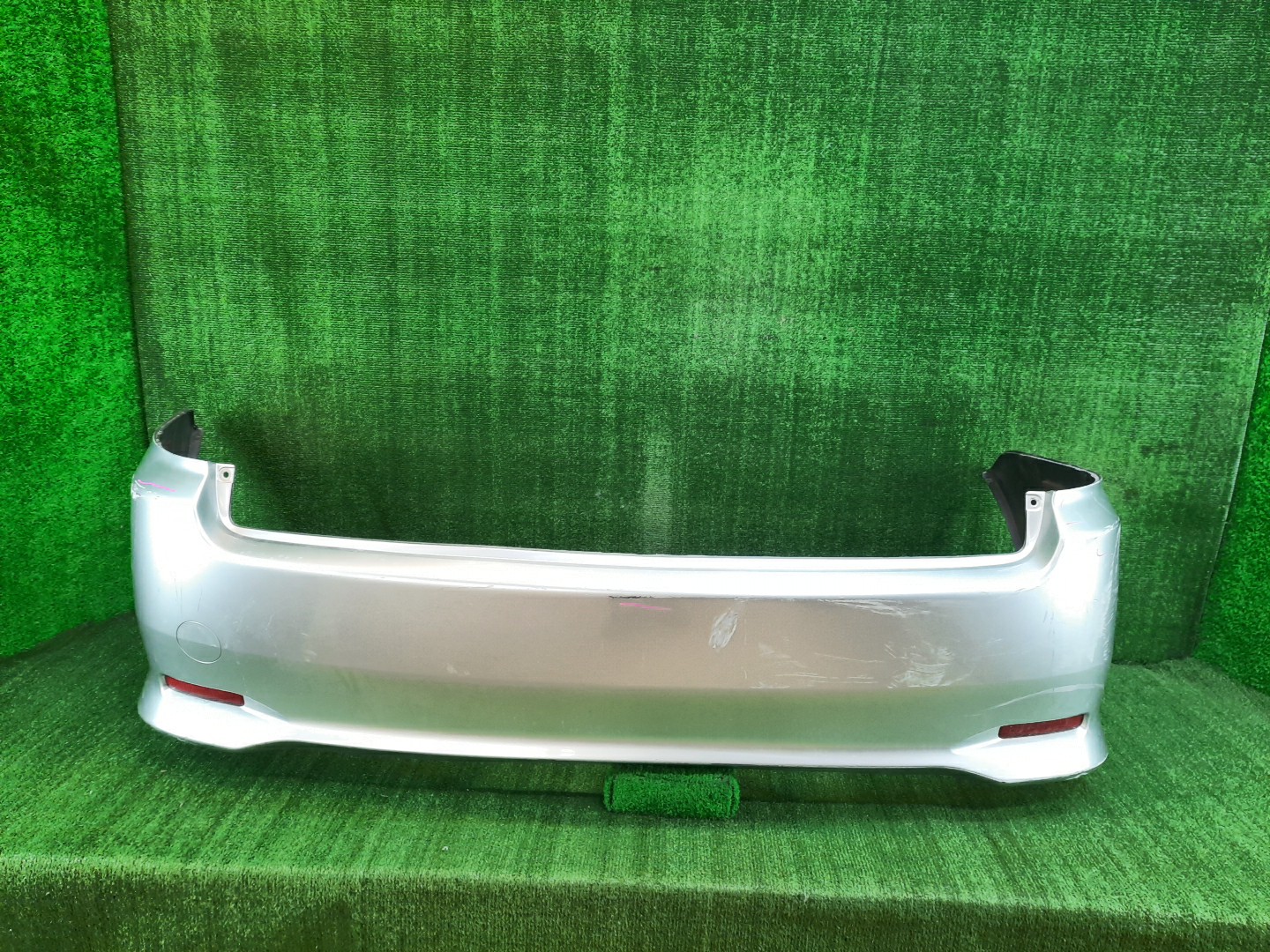 Бампер задний TOYOTA IPSUM ACM21W, ACM26W 8330 1 ракурс