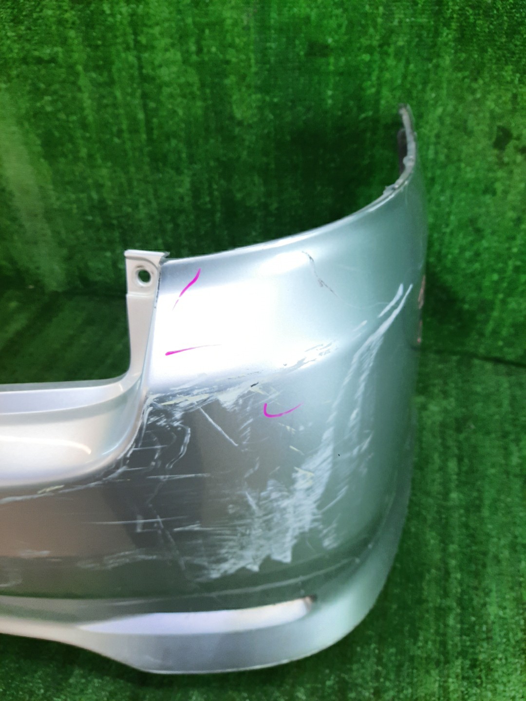 Бампер задний TOYOTA IPSUM ACM21W, ACM26W 8330 5 ракурс