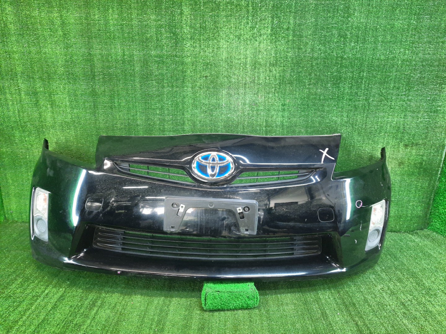 Бампер передний TOYOTA PRIUS ZVW30 8355 1 ракурс