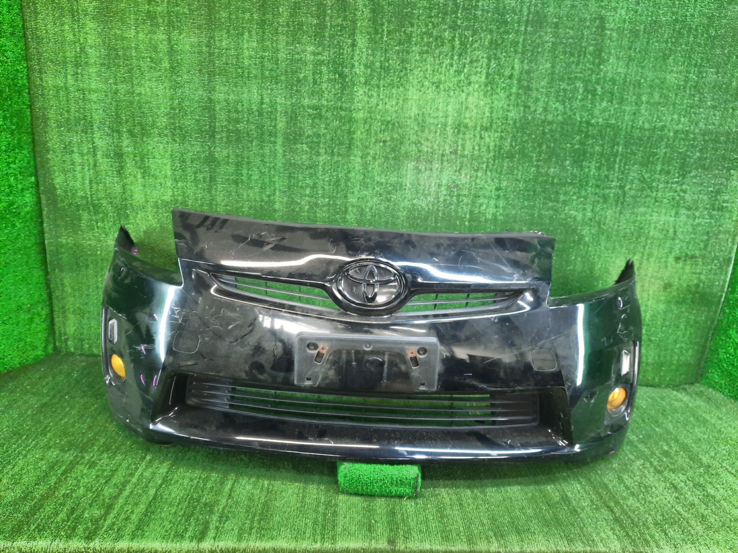 Бампер передний TOYOTA PRIUS ZVW30 8375 1 ракурс