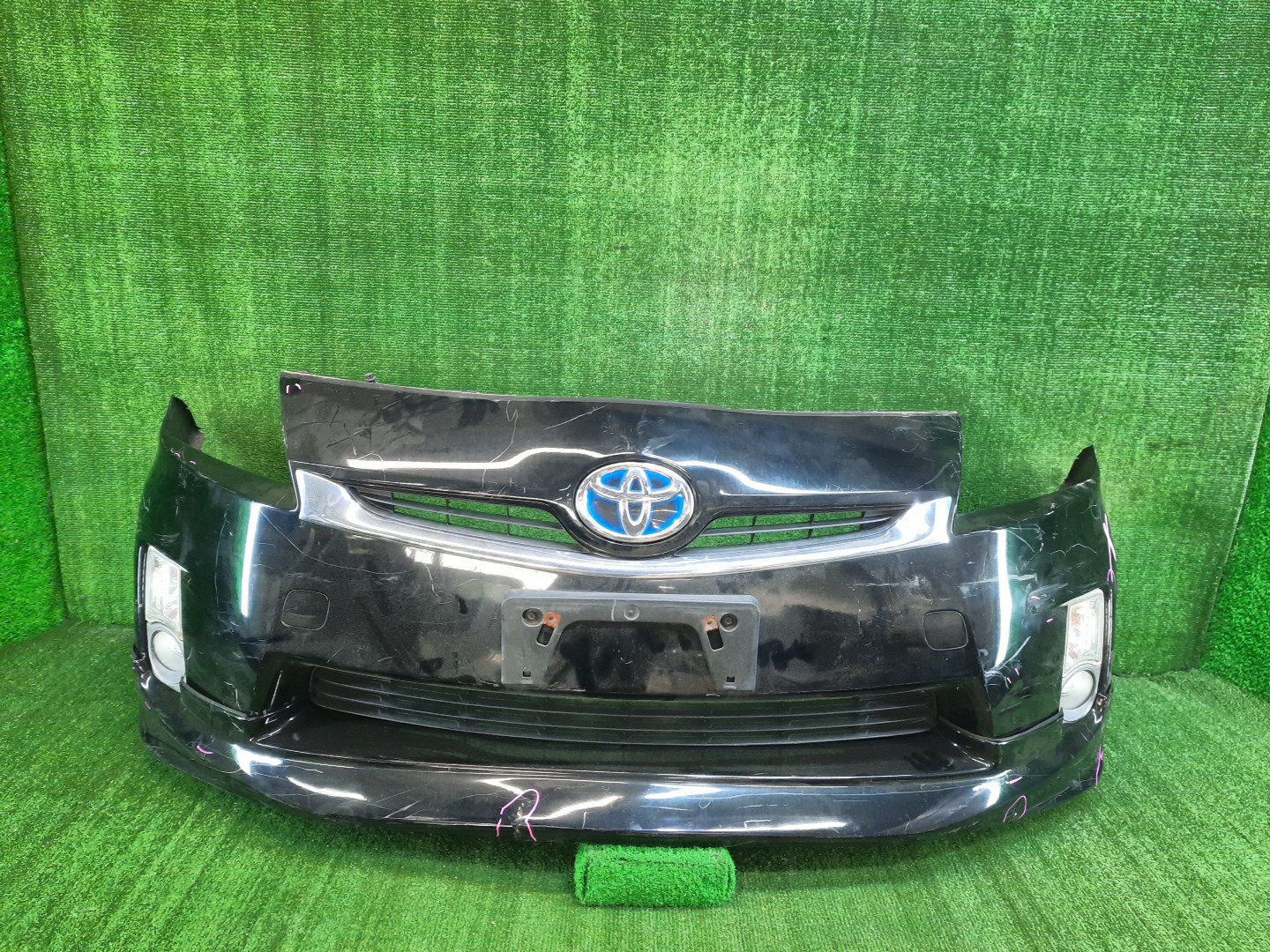 Бампер передний TOYOTA PRIUS ZVW30 8390 1 ракурс