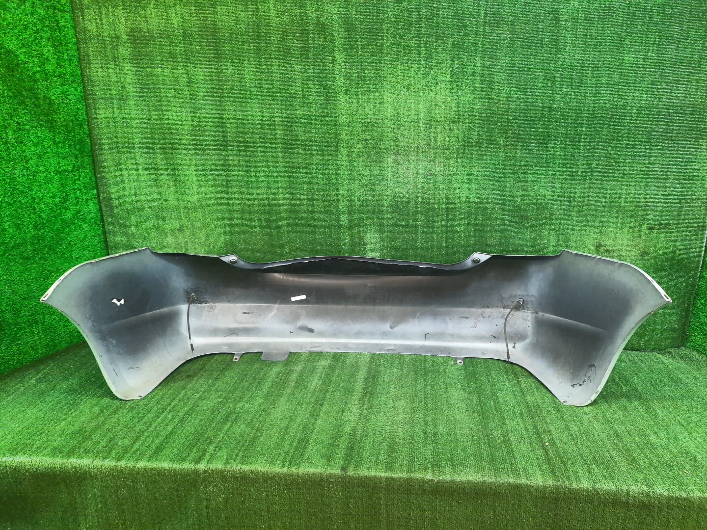 Бампер задний TOYOTA PRIUS NHW20 8411 5 ракурс