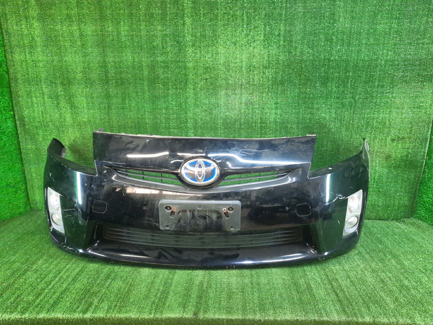 Бампер передний TOYOTA PRIUS ZVW30 8423 1 ракурс
