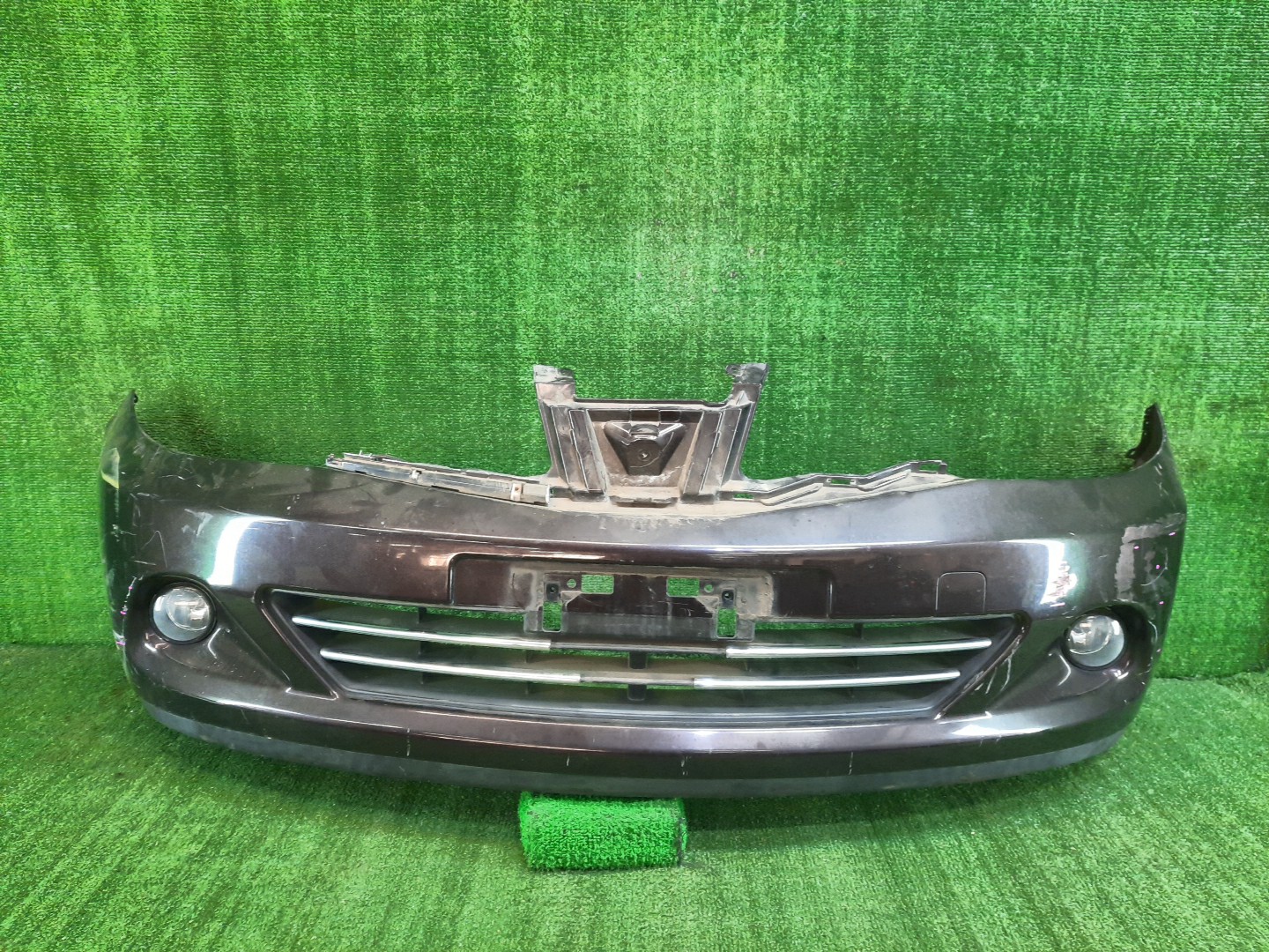 Бампер передний NISSAN TIIDA, TIIDA LATIO C11, NC11, JC11, SC11, SNC11, SJC11 8425 1 ракурс
