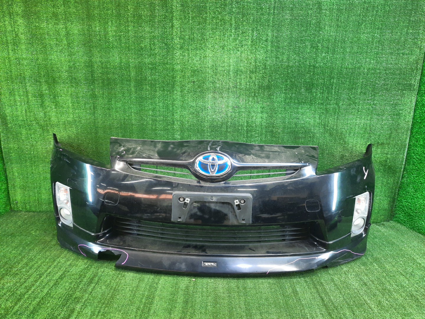 Бампер передний TOYOTA PRIUS ZVW30 8444 1 ракурс