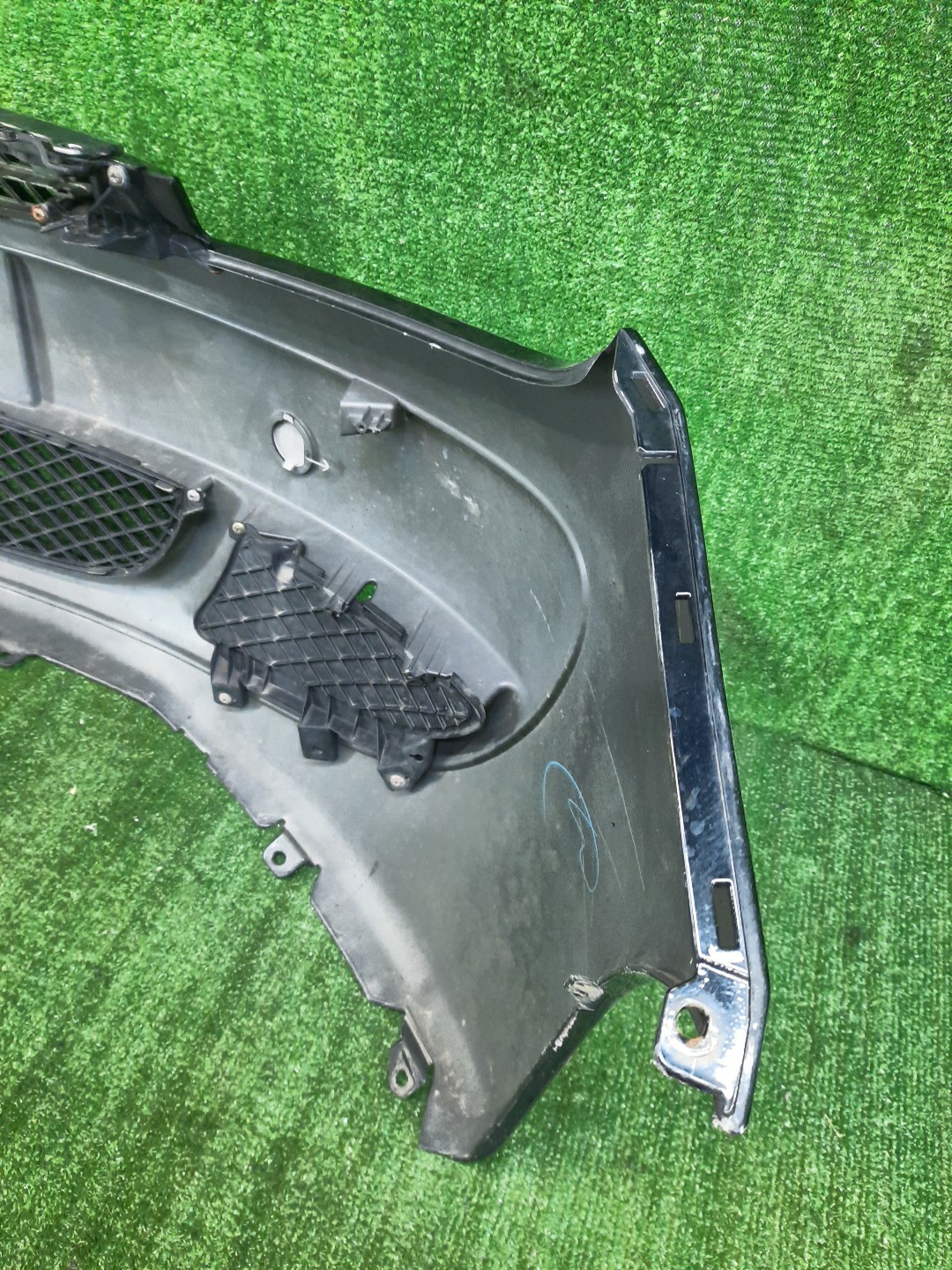 Бампер передний MITSUBISHI COLT PLUS, COLT Z27W, Z22W, Z25W, Z23W, Z24W, Z27WG, Z24A, Z23A, Z21A, Z25A, Z26A, Z27A, Z28A, Z22A 8539 5 ракурс