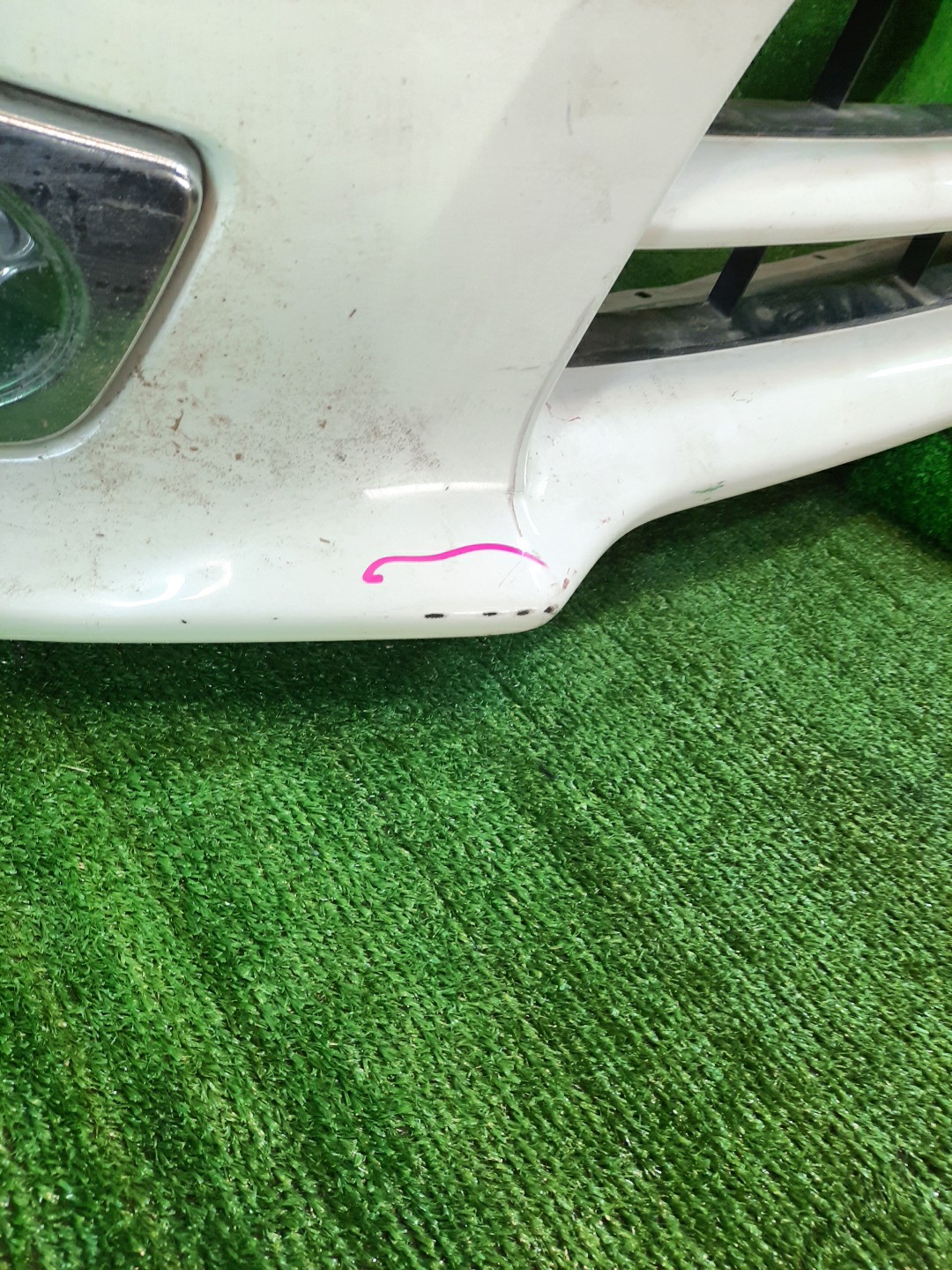 Бампер передний NISSAN SERENA C26 8704 3 ракурс