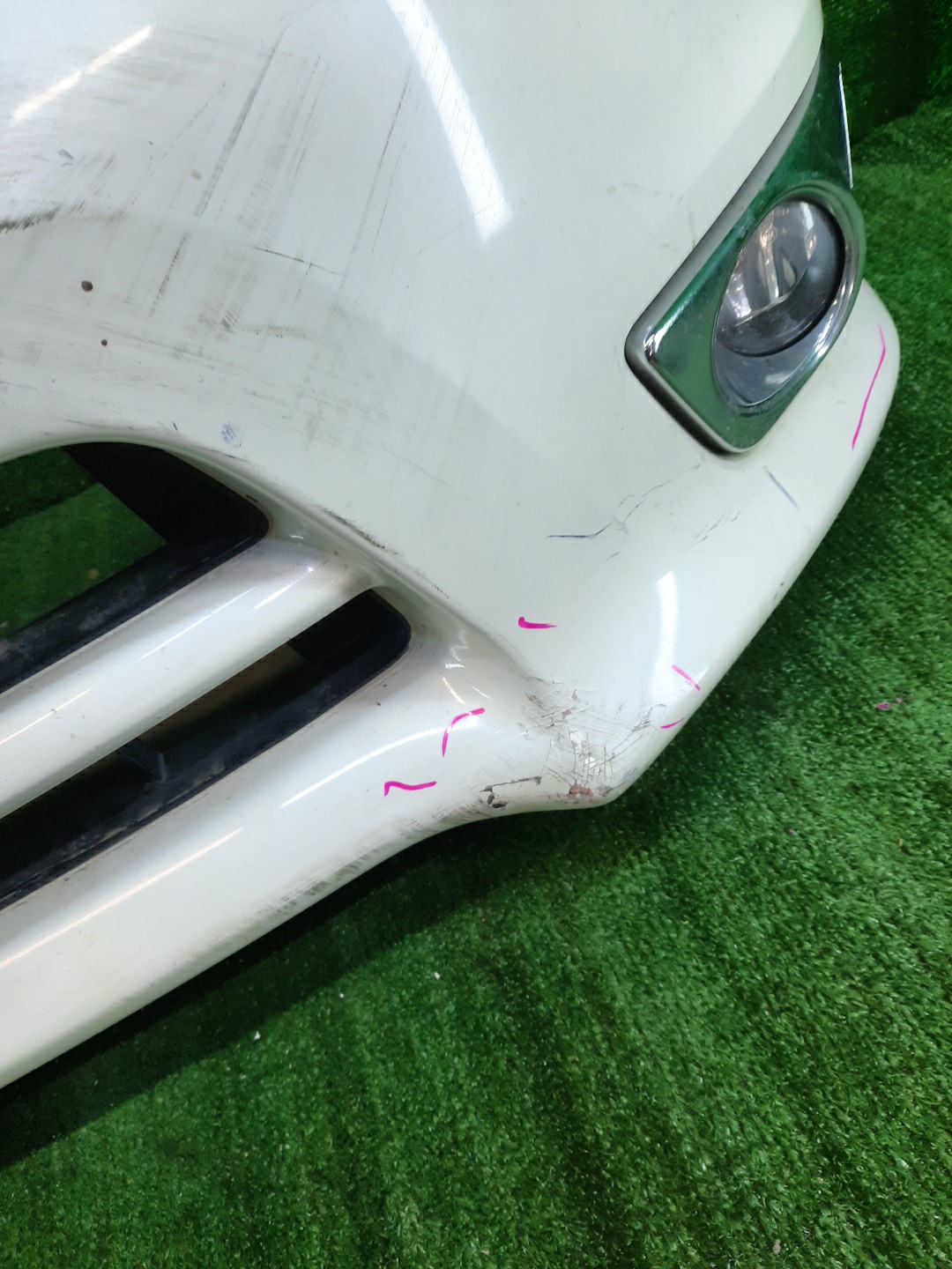 Бампер передний NISSAN SERENA C26 8704 4 ракурс