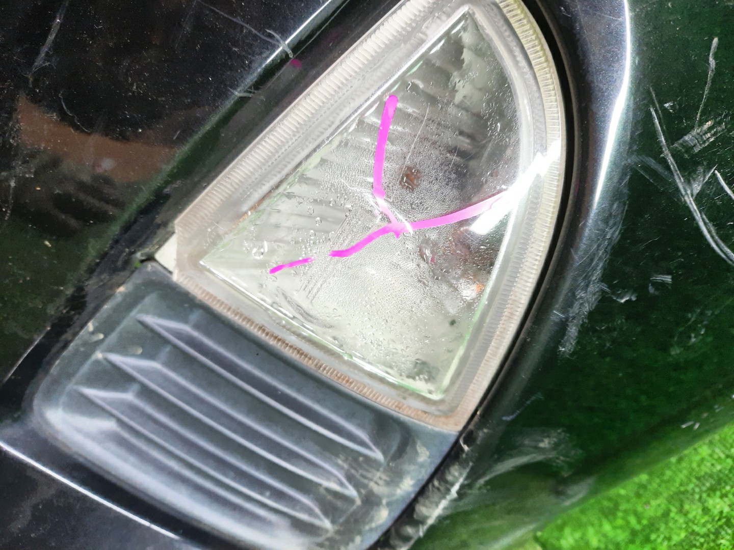 Бампер передний TOYOTA AQUA NHP10 8758 4 ракурс