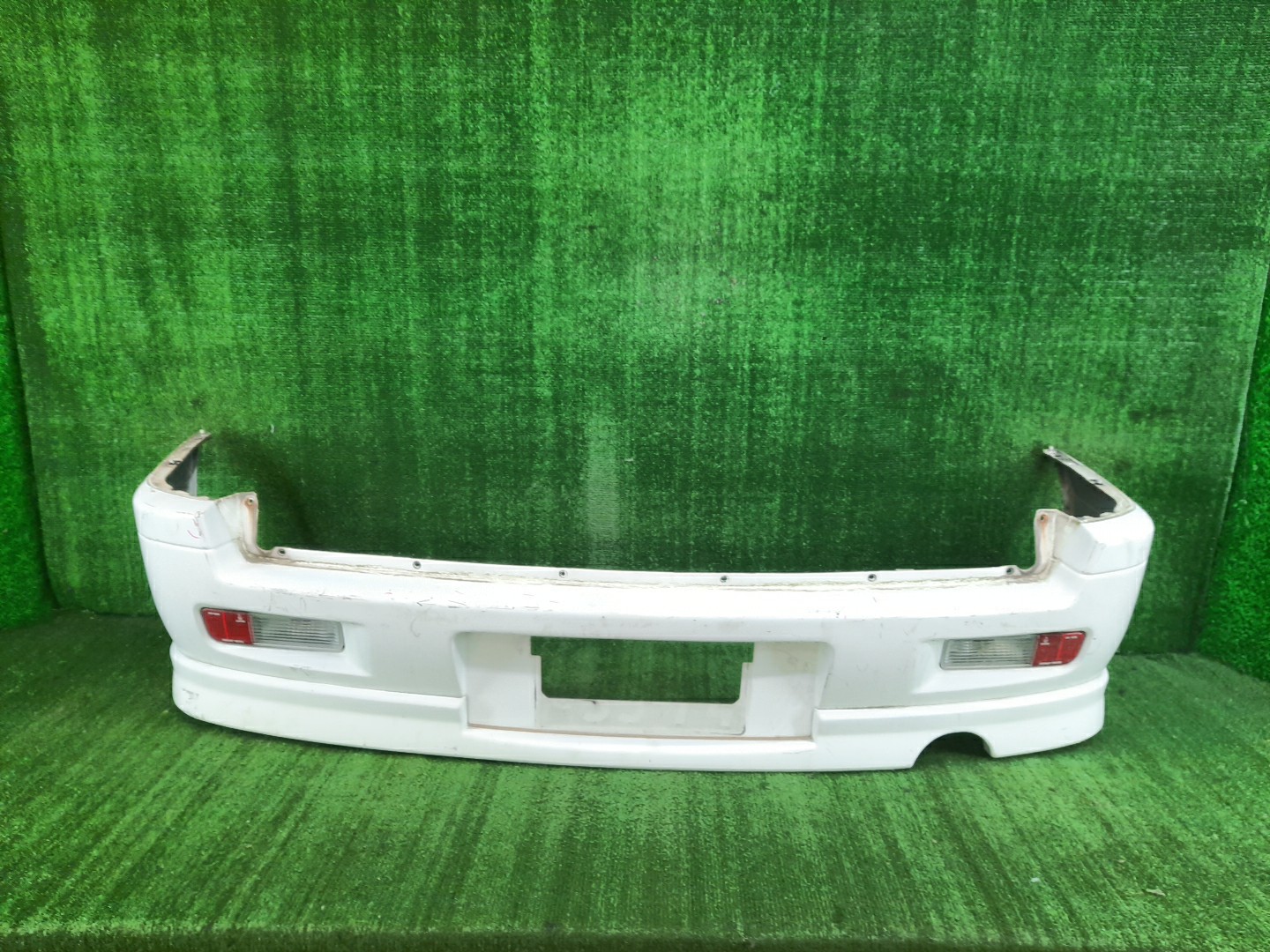 Бампер задний MITSUBISHI RVR N71W, N61W, N64W, N64WG, N74WG 8825 1 ракурс