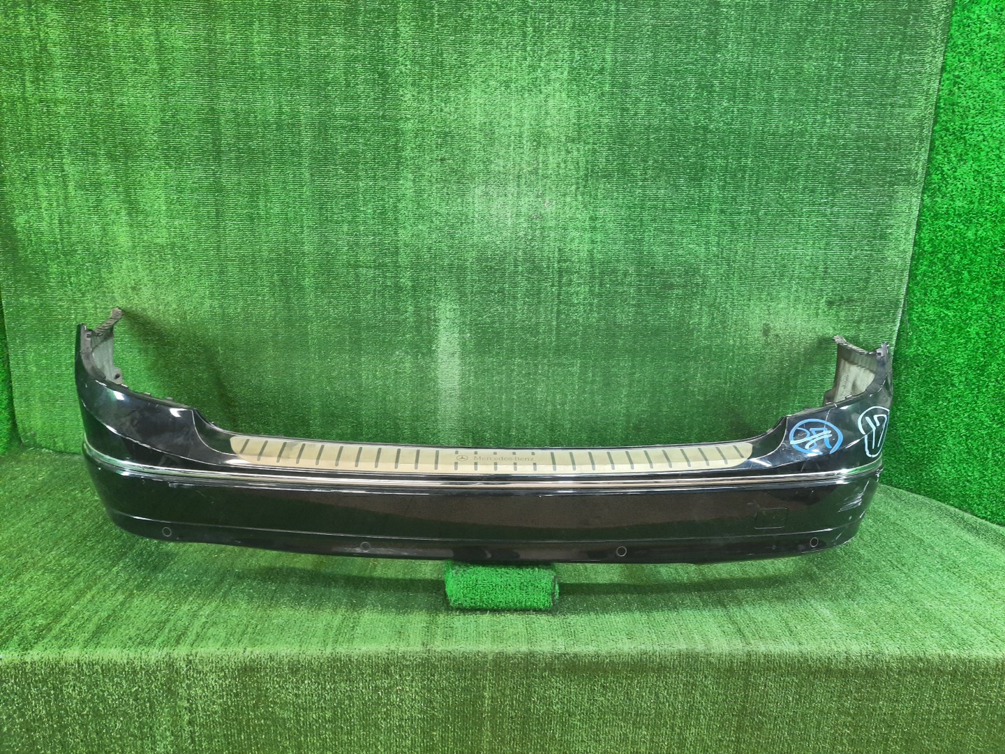 Бампер задний MERCEDES-BENZ C-Class S204, 204248, 204241, 204254, S204.254, 204257, S204.256, 204277, 204247, 204252, 204507, S204.247, S204.249, S204.241, S204.246, S204.252 A2048852625 1 ракурс
