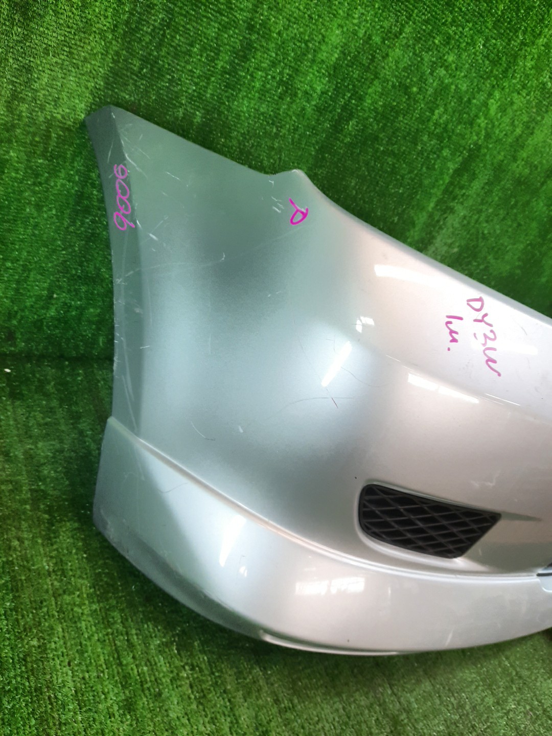 Бампер передний MAZDA DEMIO DY3W, DY5W, DY3R 9006 2 ракурс