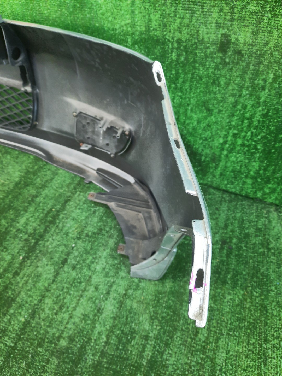 Бампер передний MAZDA DEMIO DY3W, DY5W, DY3R 9006 5 ракурс