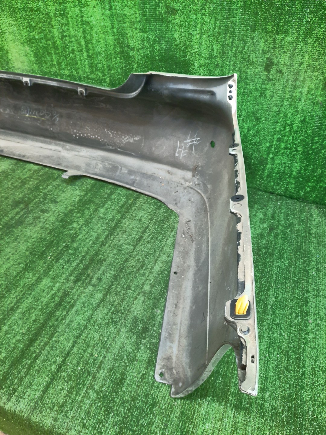 Бампер задний TOYOTA WINDOM MCV30 9068 5 ракурс