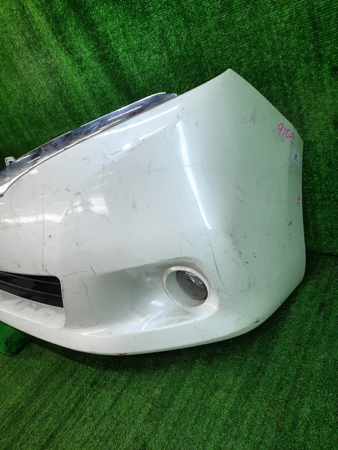 Бампер передний NISSAN SERENA C26 9108 4 ракурс
