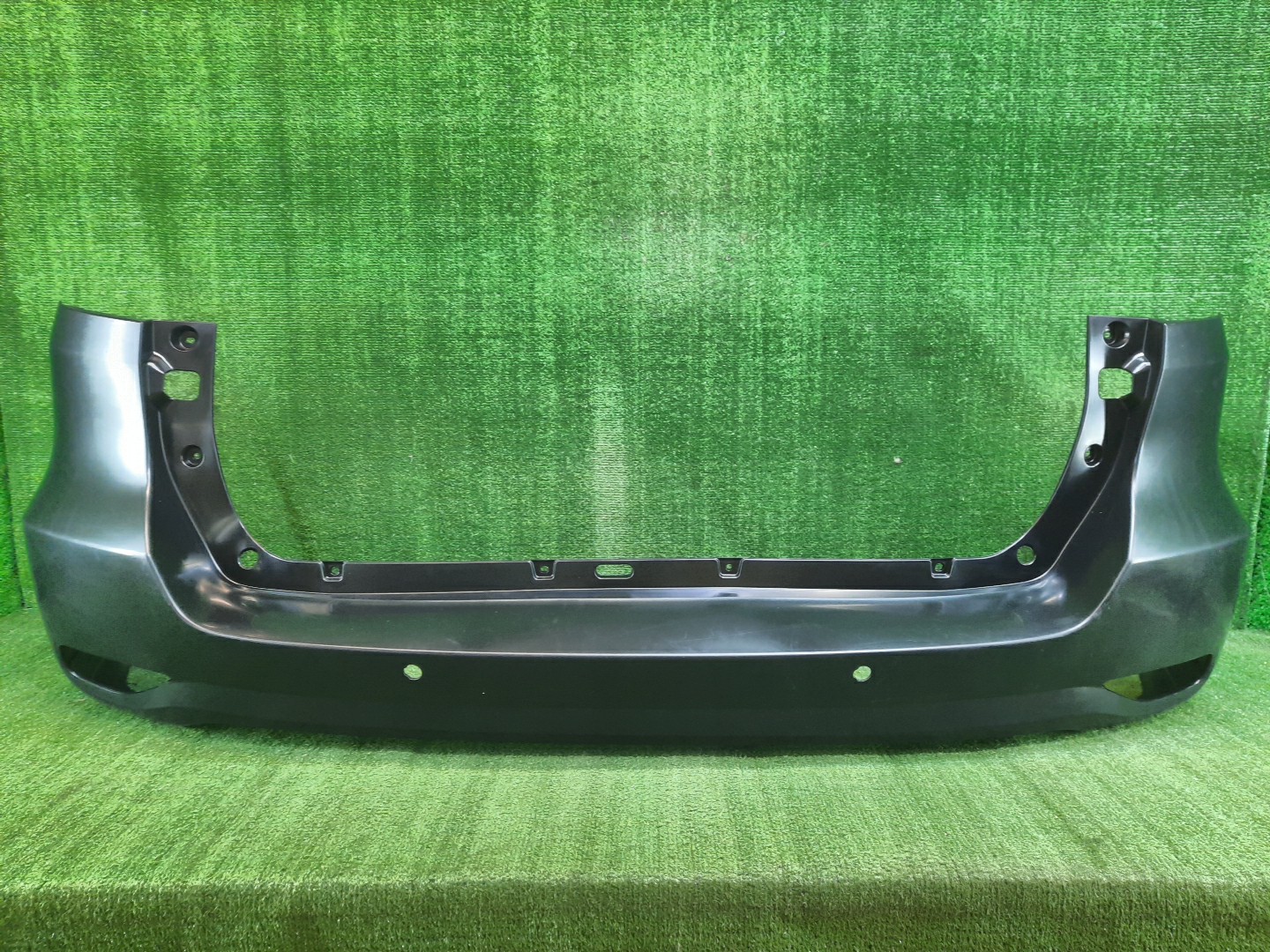 Бампер задний TOYOTA FORTUNER GUN156 52159-0K950 1 ракурс