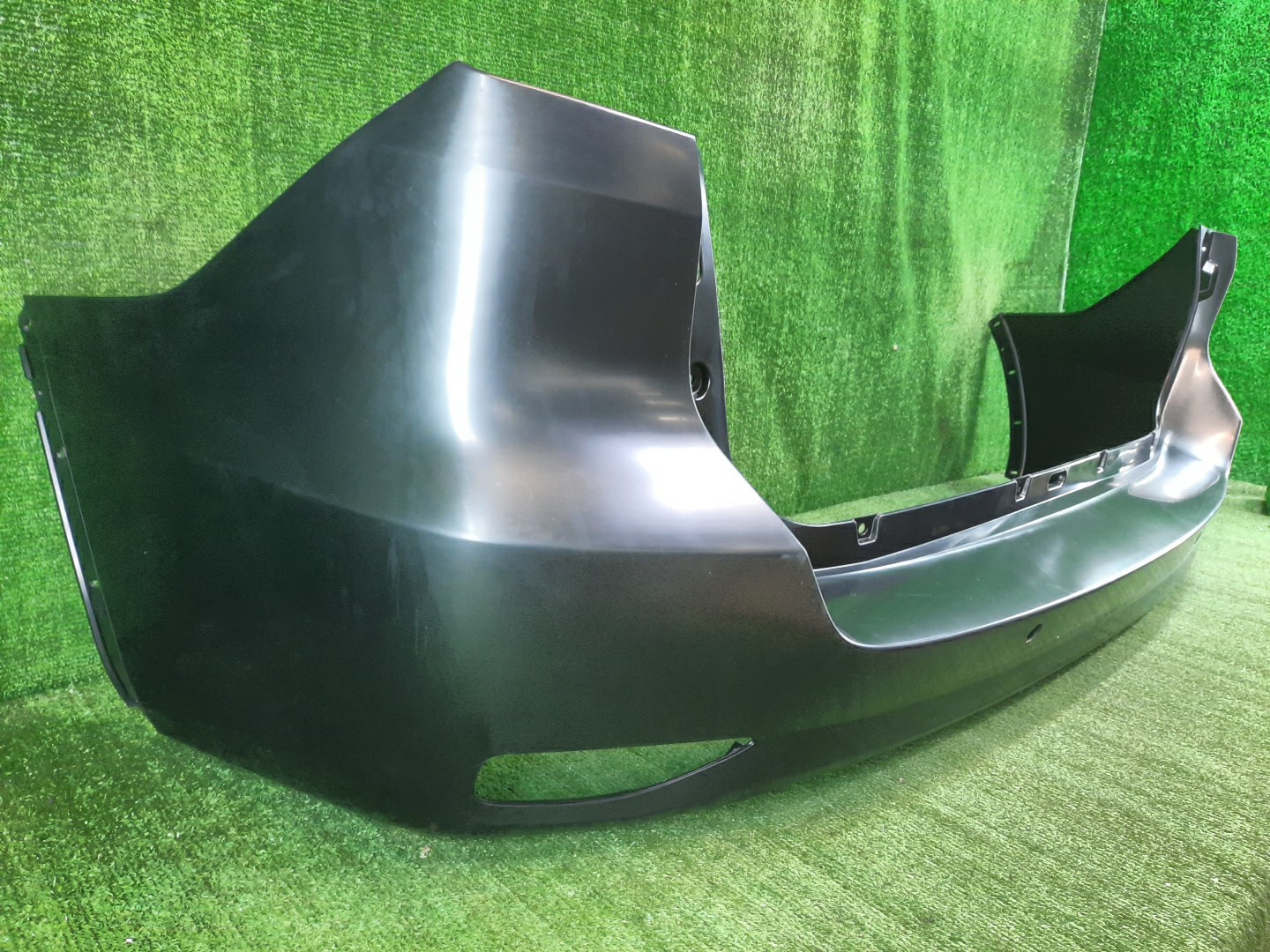 Бампер задний TOYOTA FORTUNER GUN156 52159-0K950 3 ракурс
