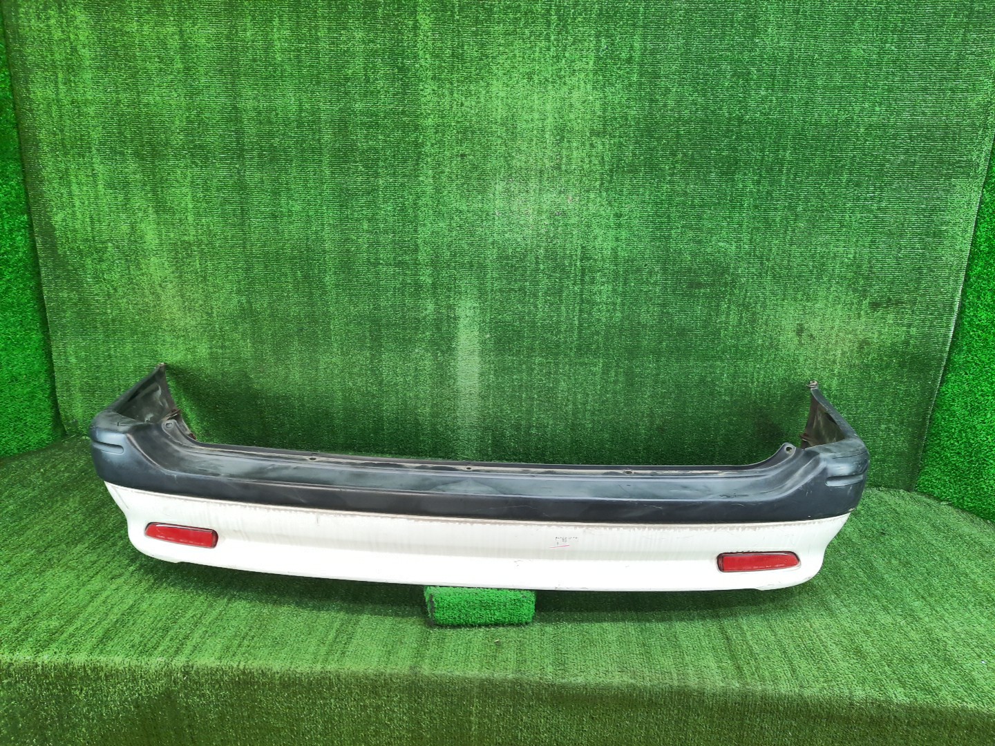 Бампер задний TOYOTA SPRINTER CARIB AE111G, AE114G, AE115G 9164 1 ракурс