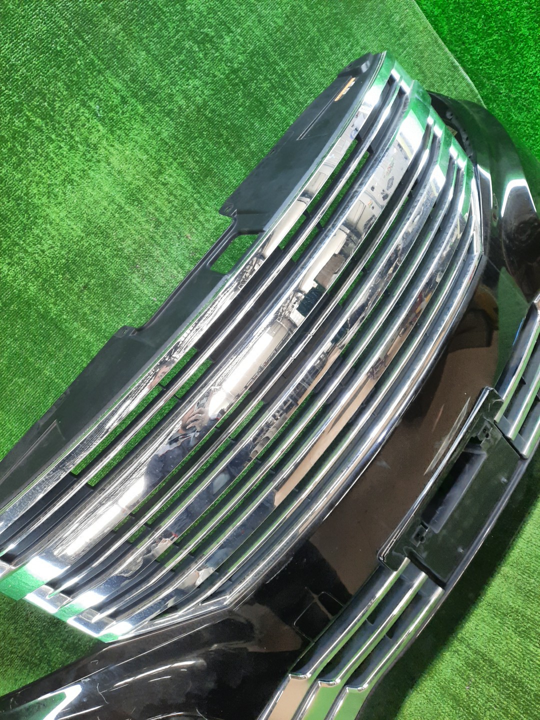Бампер передний NISSAN ELGRAND E52 9191 3 ракурс