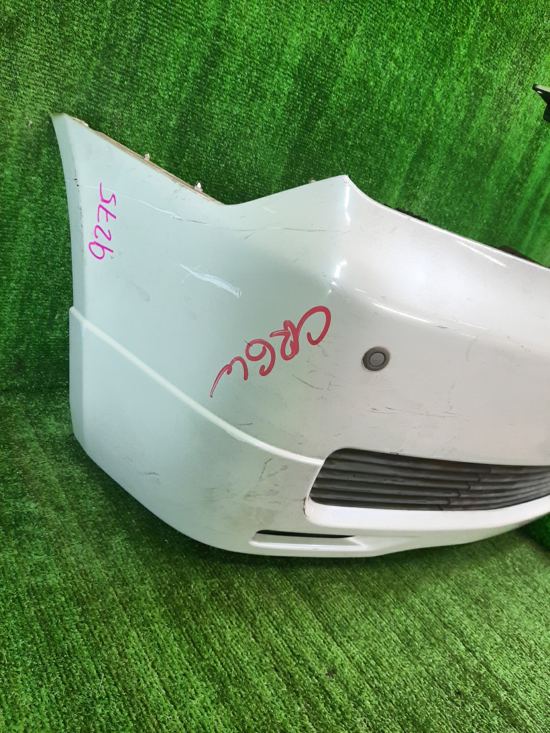 Бампер передний MITSUBISHI DION CR6W 9275 2 ракурс