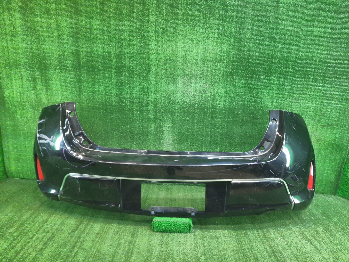 Бампер задний TOYOTA AURIS ZWE186H, NZE181H, ZRE186H, NRE185H, NZE184H 9363 1 ракурс