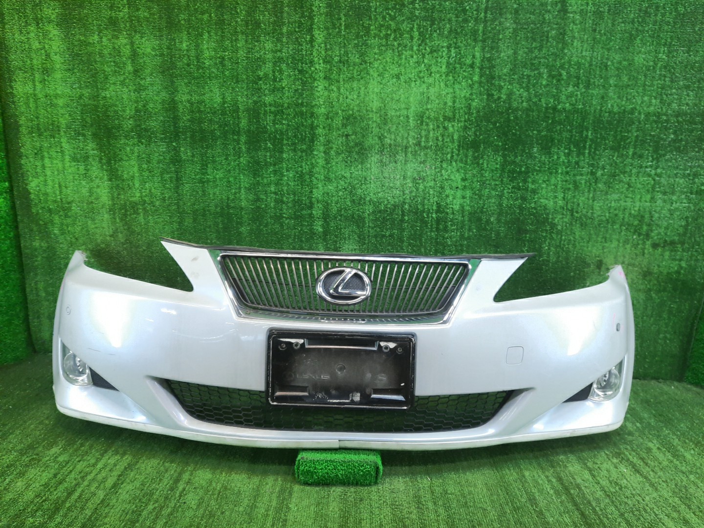 Бампер передний LEXUS IS350, IS250 GSE21, GSE25, GSE20 9382 1 ракурс Бампер передний LEXUS IS350, IS250 GSE21, GSE25, GSE20 9382 1 ракурс