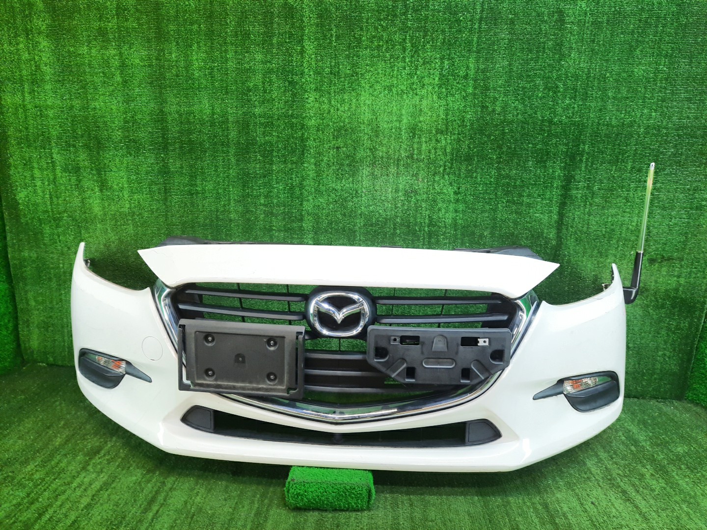 Бампер передний MAZDA AXELA, MAZDA 3, 3 BMLFS, BM6FJ, BM2AS, BM2FP, BM2AP, BM5FP, BM5FS, BM5AS, BM5AP, BM2FS, BYEFP, BMEFS, BM 9430 1 ракурс