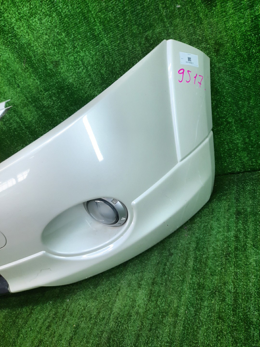 Бампер передний MITSUBISHI GRANDIS NA4W 9517 5 ракурс