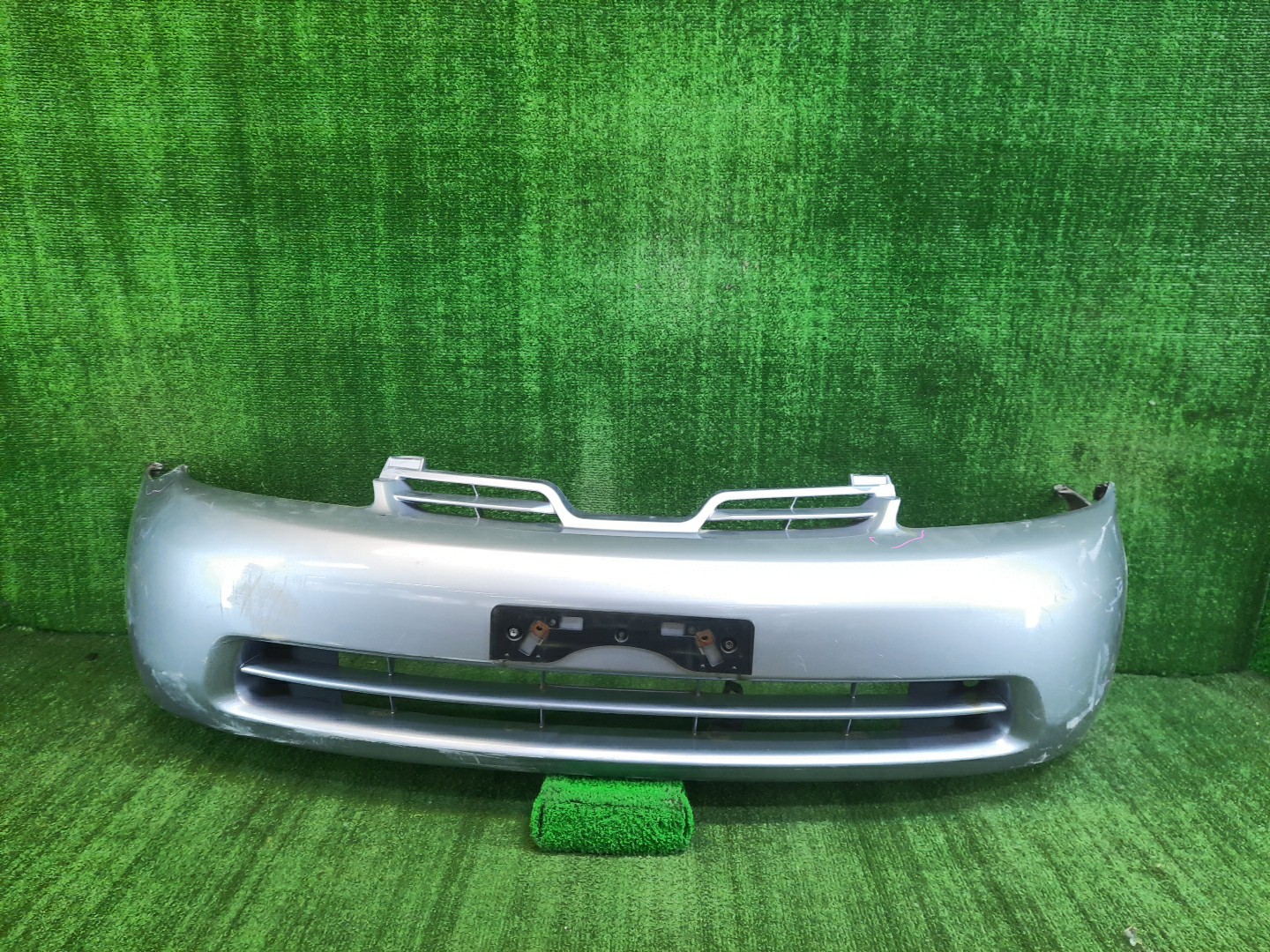 Бампер передний TOYOTA PRIUS NHW11 9588 1 ракурс