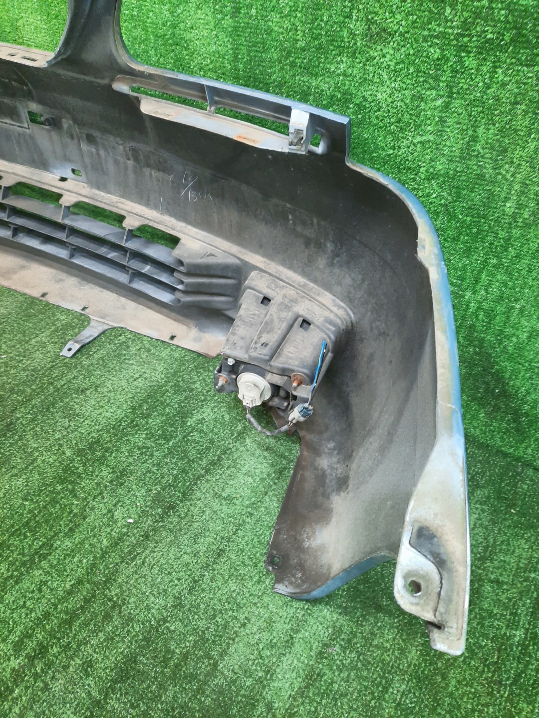 Бампер передний NISSAN SERENA TNC24, TC24, RC24, PC24, PNC24, VC24, VNC24 9673 5 ракурс