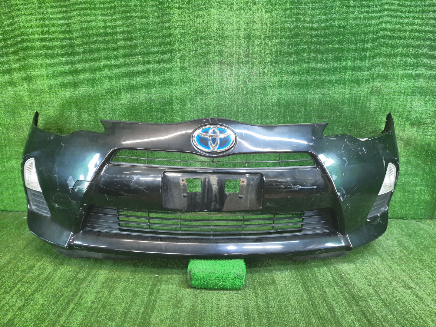 Бампер передний TOYOTA AQUA NHP10 9763 1 ракурс