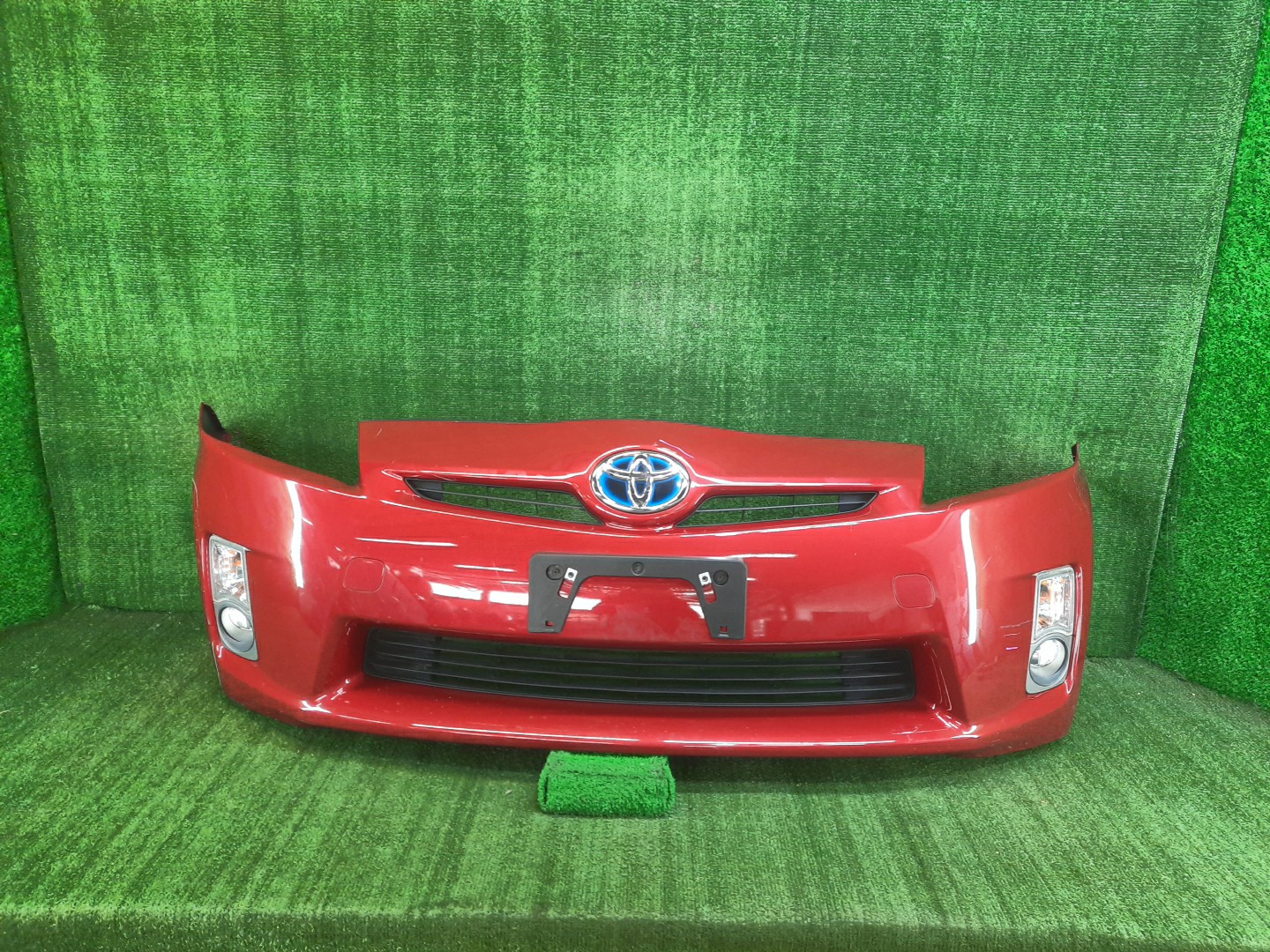 Бампер передний TOYOTA PRIUS ZVW30 9770 1 ракурс
