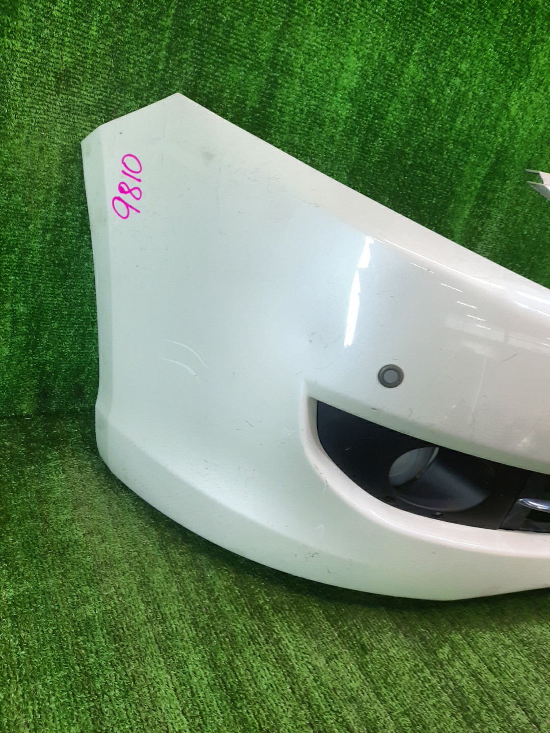 Бампер передний MITSUBISHI GRANDIS NA4W 9810 2 ракурс