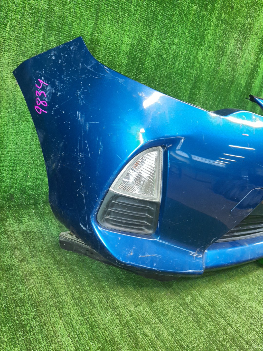 Бампер передний TOYOTA AQUA NHP10 9834 2 ракурс