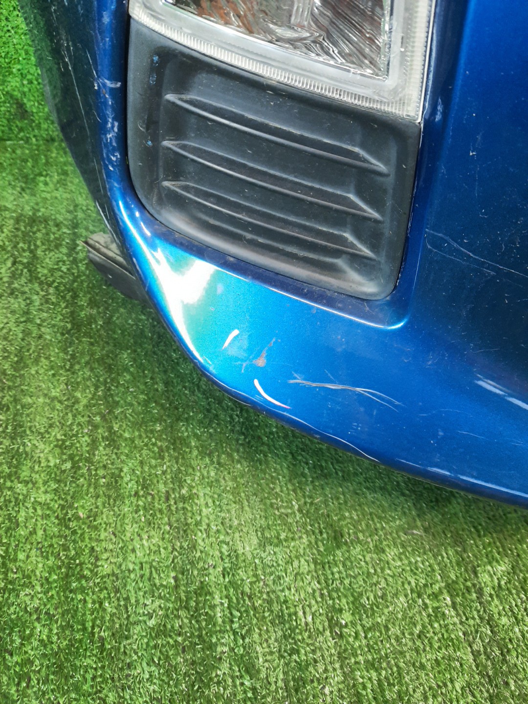 Бампер передний TOYOTA AQUA NHP10 9834 3 ракурс