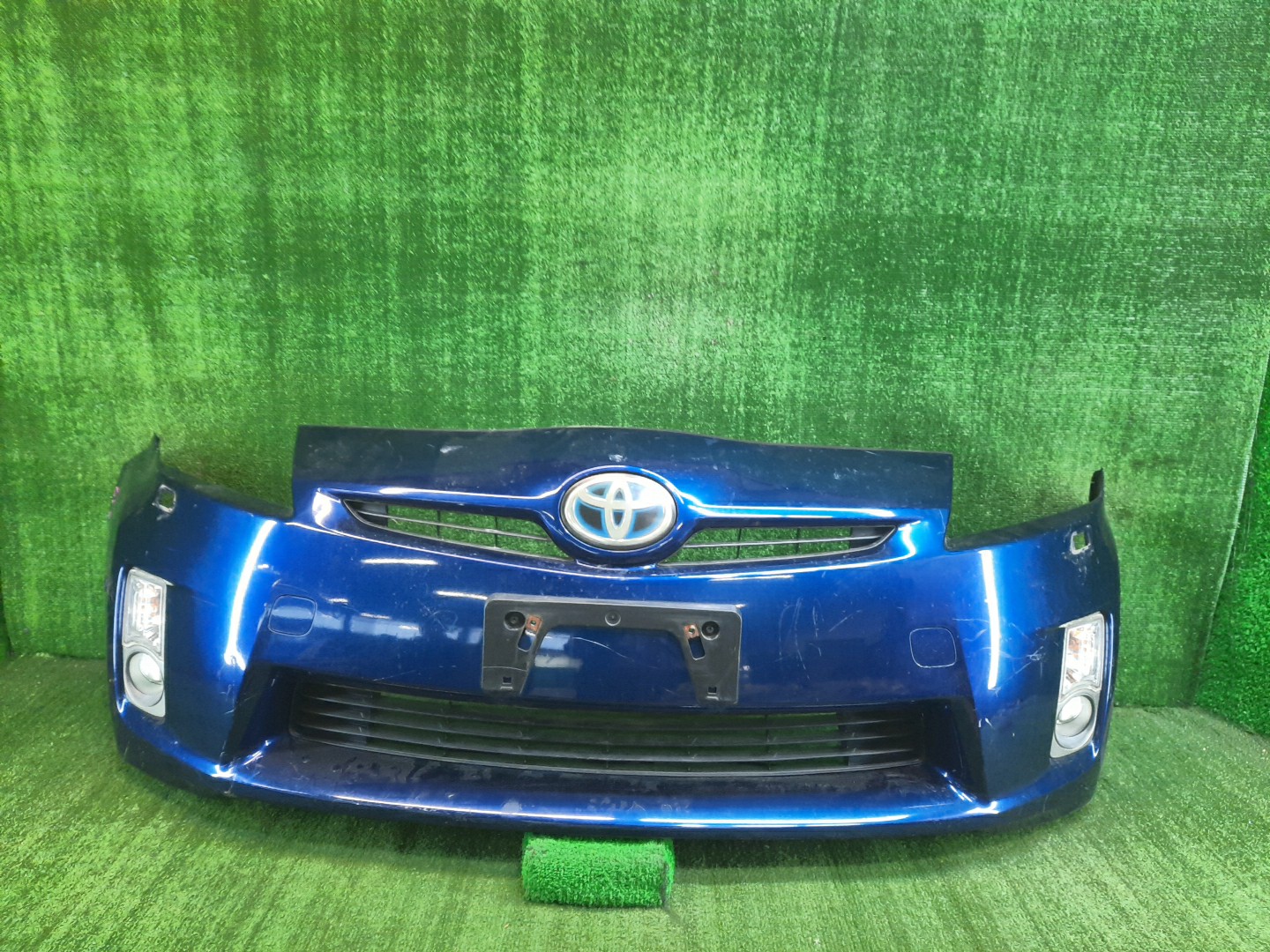 Бампер передний TOYOTA PRIUS ZVW30 9839 1 ракурс
