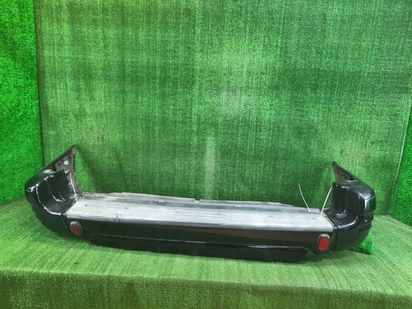 Бампер задний ISUZU WIZARD UES73FW, UES25FW, UER25FW 10120 1 ракурс