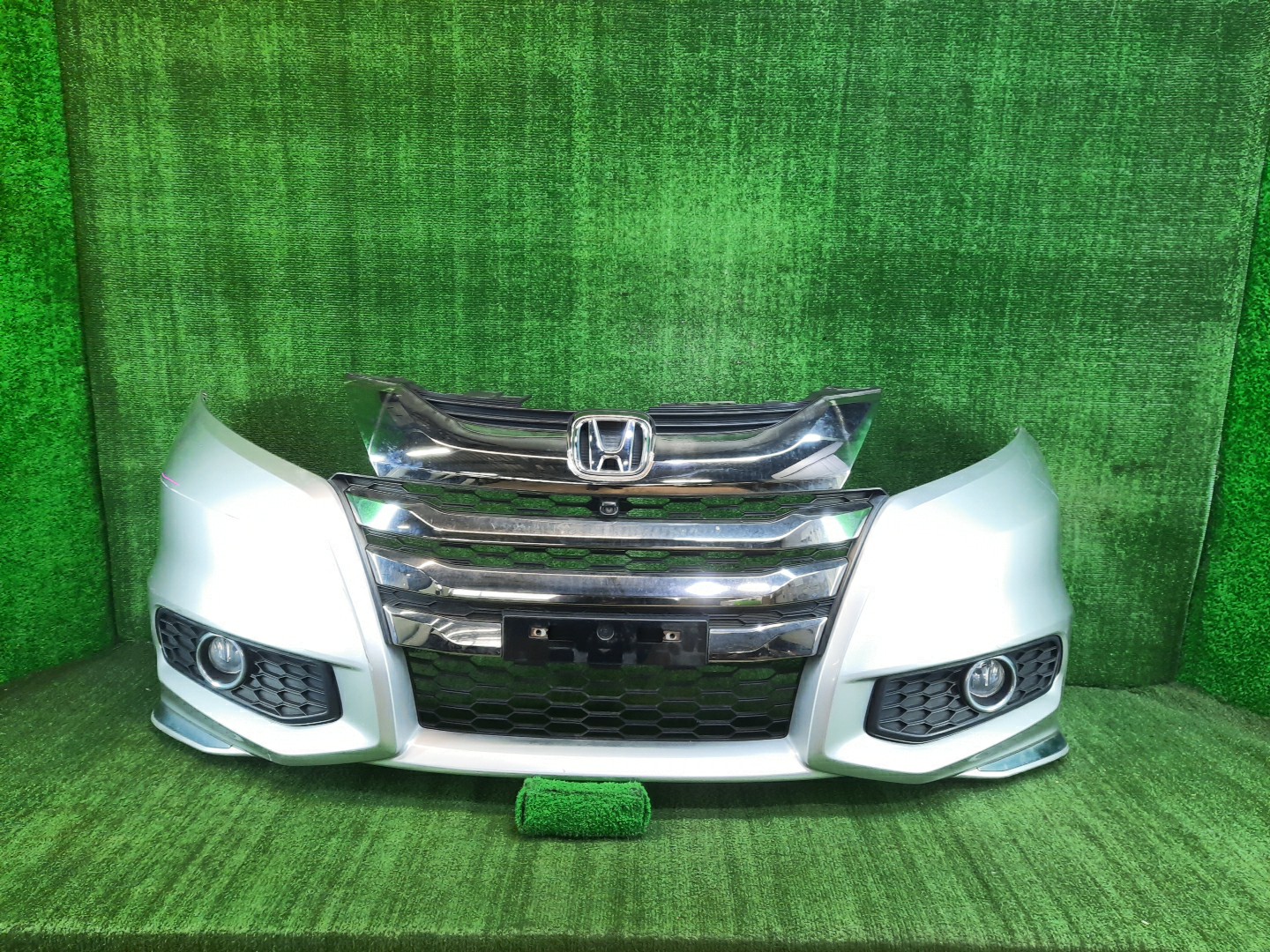 Бампер передний HONDA ODYSSEY RC1 10132 1 ракурс