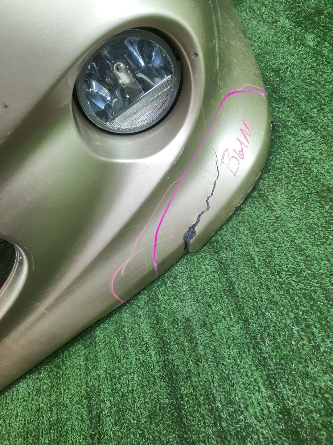 Бампер передний TOYOTA ALLEX, COROLLA RUNX ZZE124, NZE121, ZZE122, ZZE123, NZE124 10211 3 ракурс