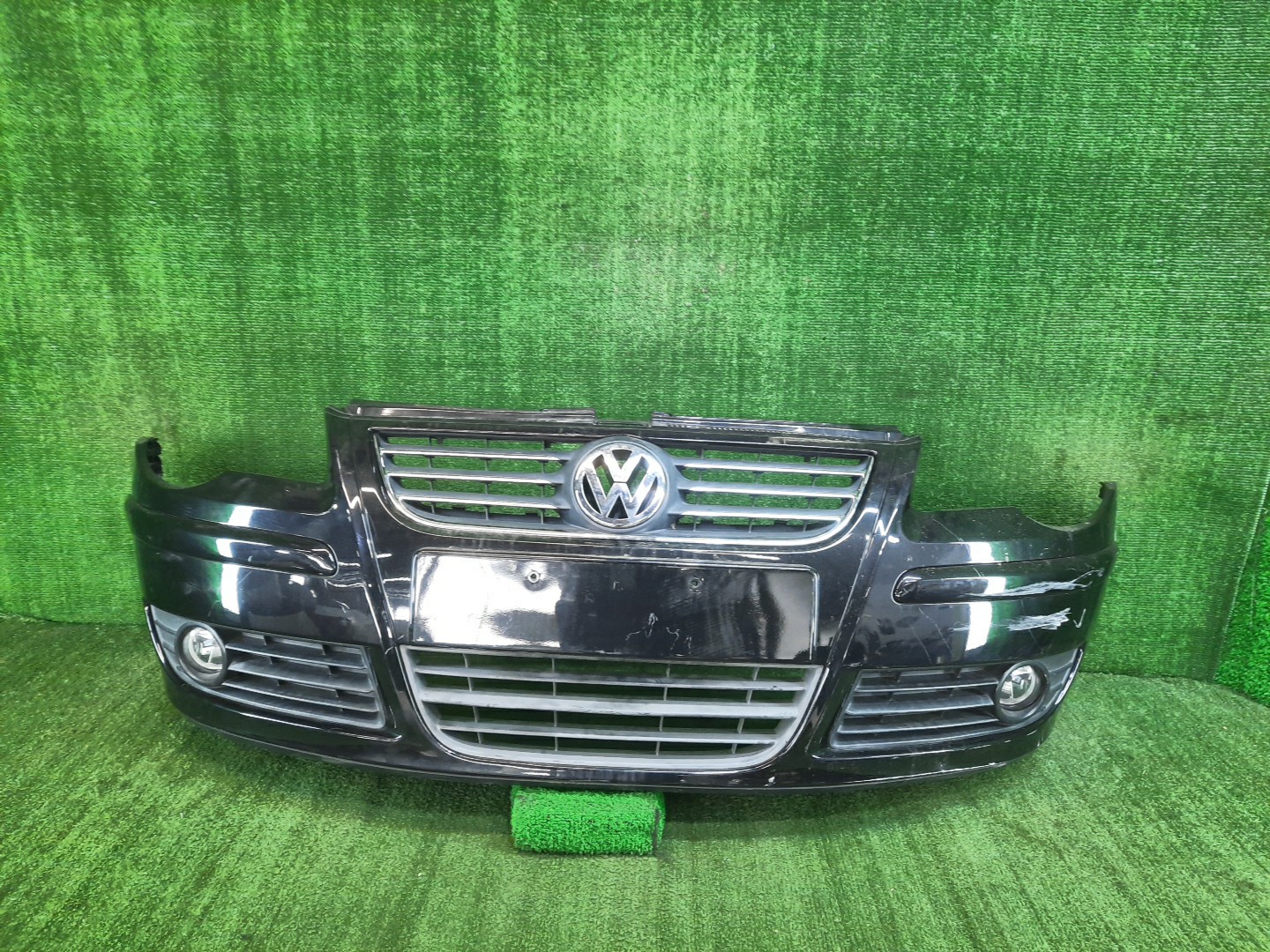 Бампер передний VOLKSWAGEN POLO 9N3 10285 1 ракурс