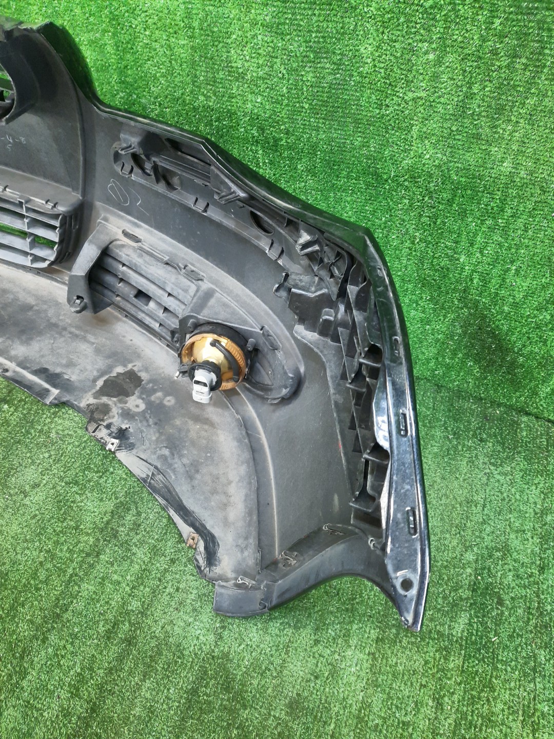 Бампер передний VOLKSWAGEN POLO 9N3 10285 5 ракурс