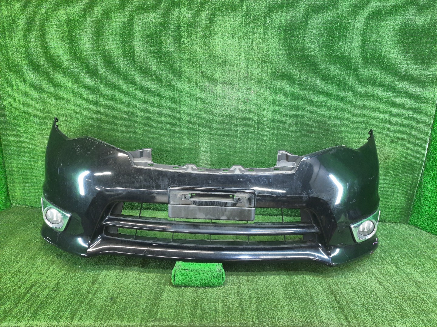 Бампер передний NISSAN SERENA C26 10288 1 ракурс