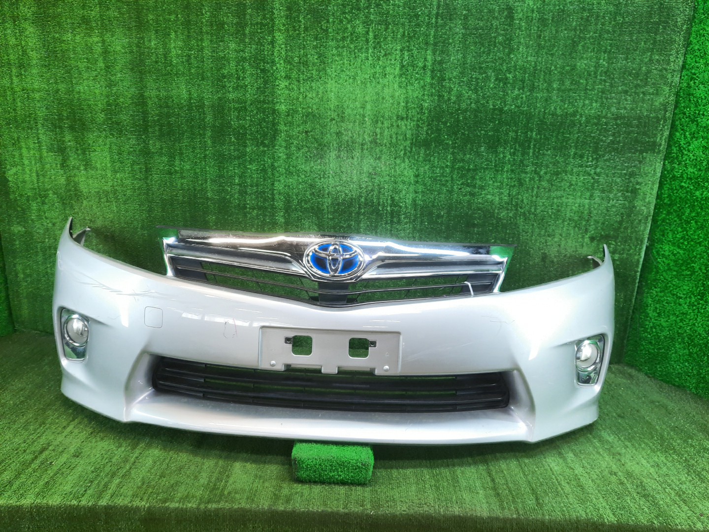 Бампер передний TOYOTA SAI AZK10 10381 1 ракурс