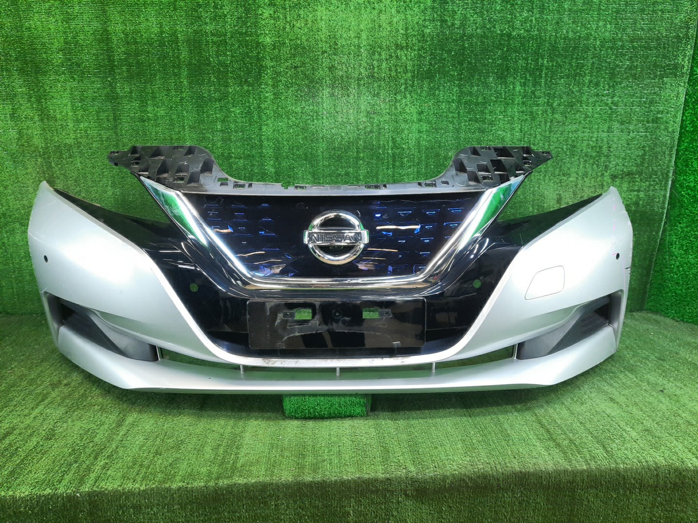 Бампер передний NISSAN LEAF ZE1 10415 1 ракурс