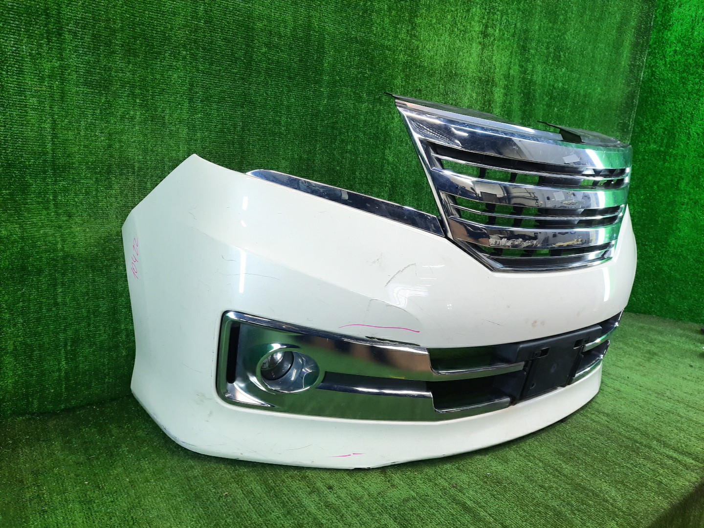 Бампер передний NISSAN SERENA C26 10422 2 ракурс