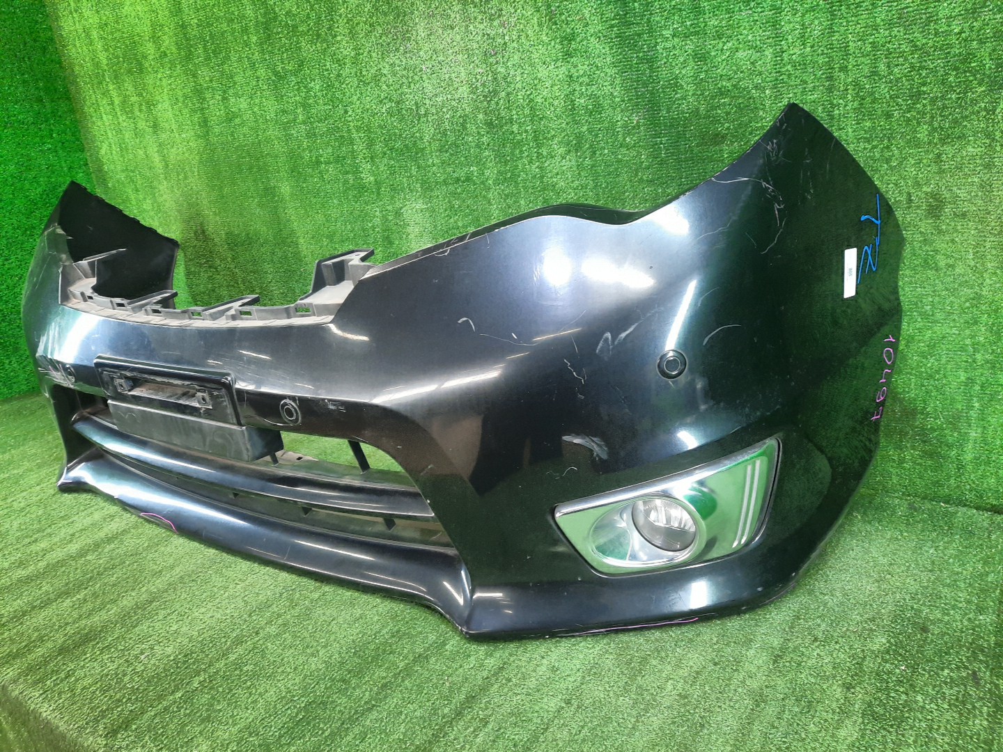 Бампер передний NISSAN SERENA C26 10497 2 ракурс
