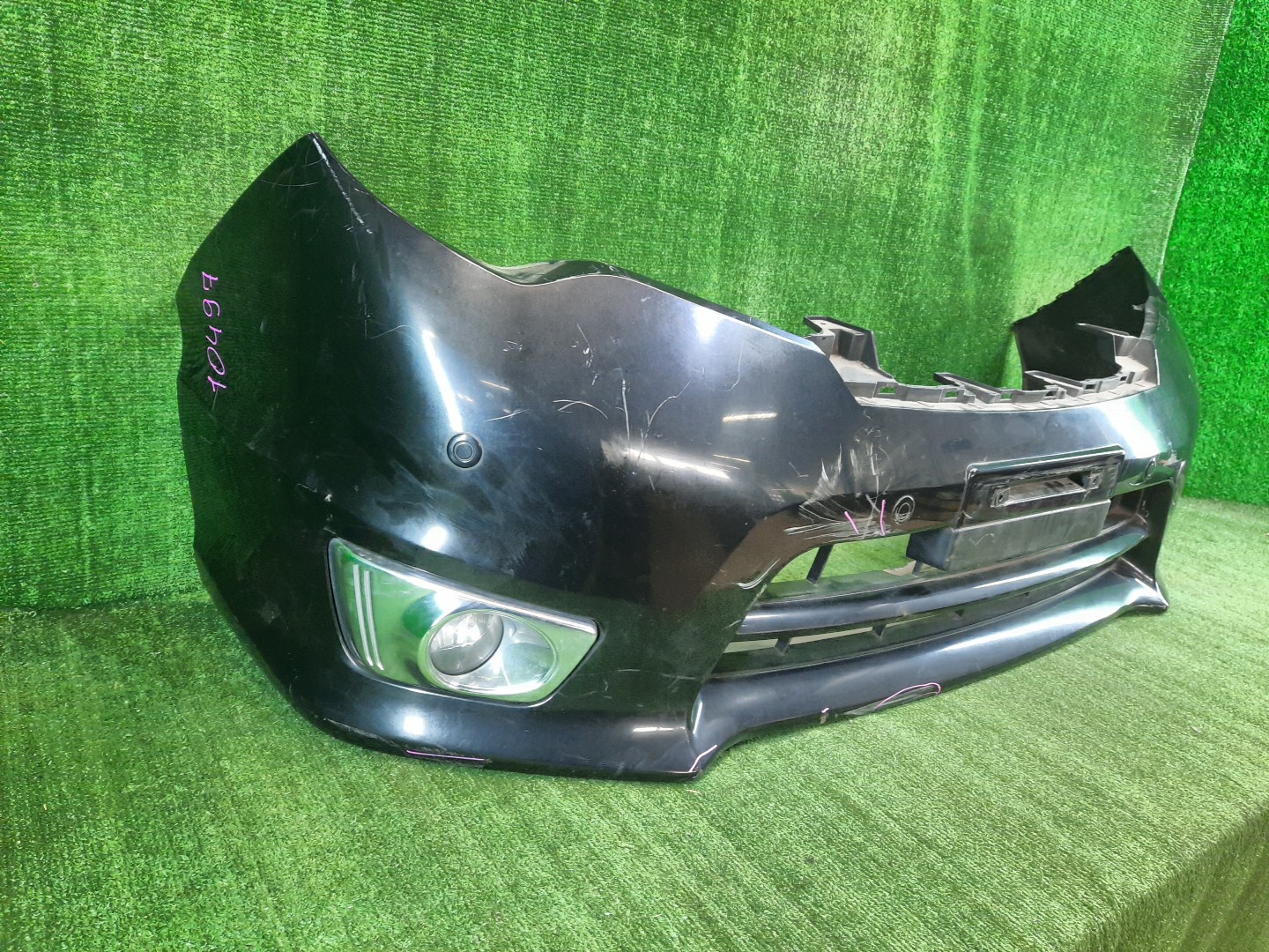 Бампер передний NISSAN SERENA C26 10497 3 ракурс